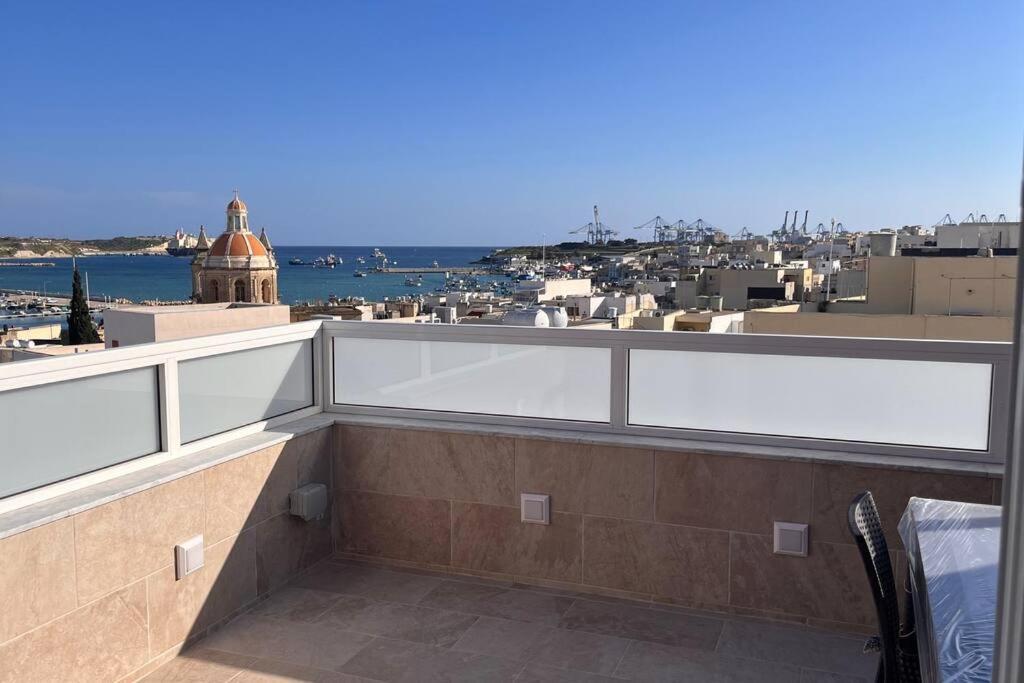 3 Bedroom Penthouse Apartment *